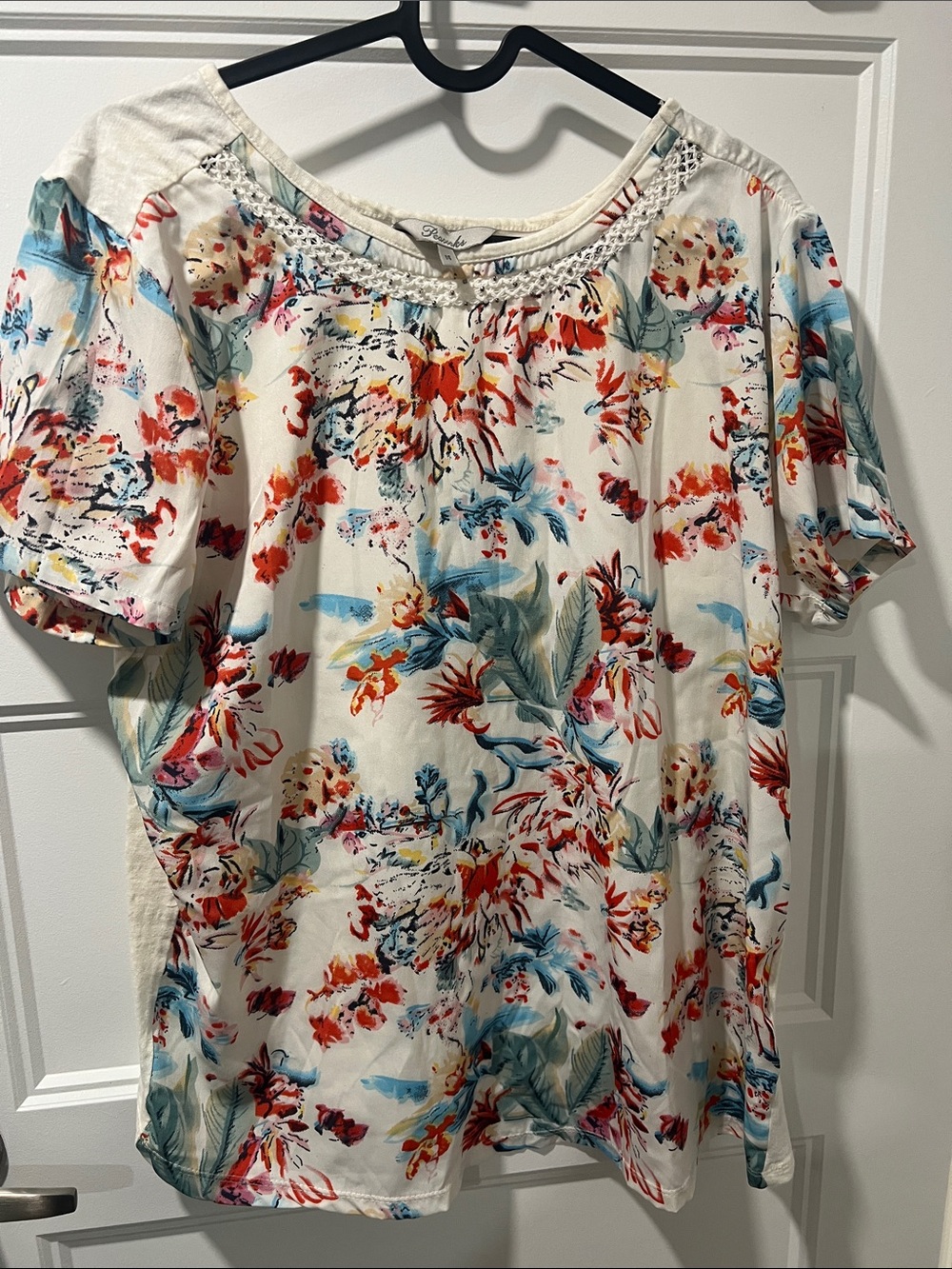 Crochet-Yoke Floral Short Sleeve Top - White with Multicolor Floral